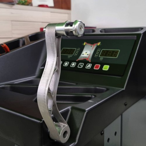 2D Reifenwuchtmaschine ATH W24