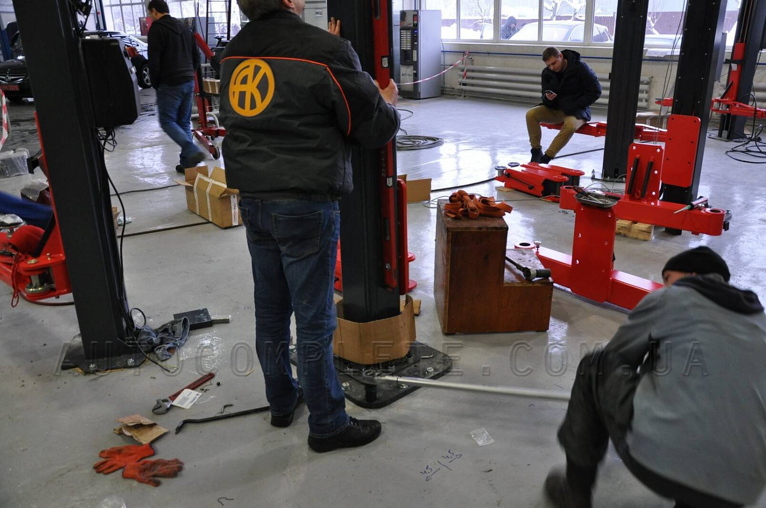 Montaż podnośnika dwukolumnowego