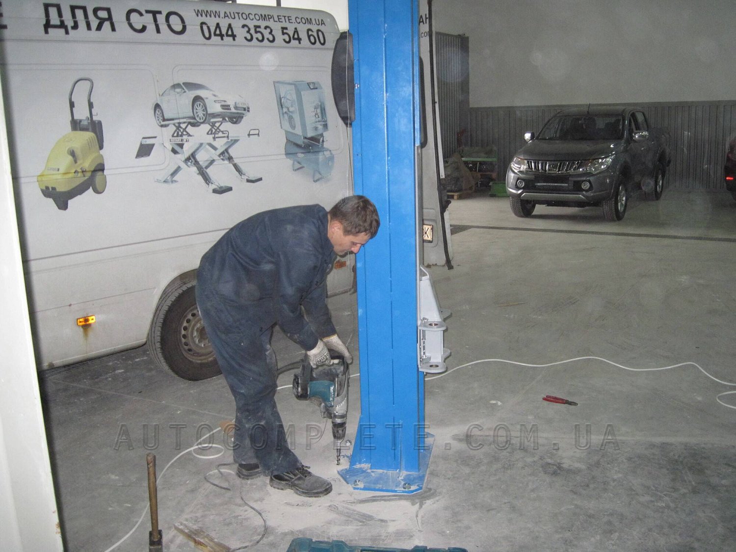 Montaż podnośnika dwukolumnowego