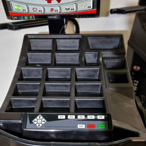 Auswuchtmaschine 2D ATH W62 LCD