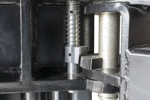 Подъемник двухстоечный 4т ATH Comfort Lift 2.40