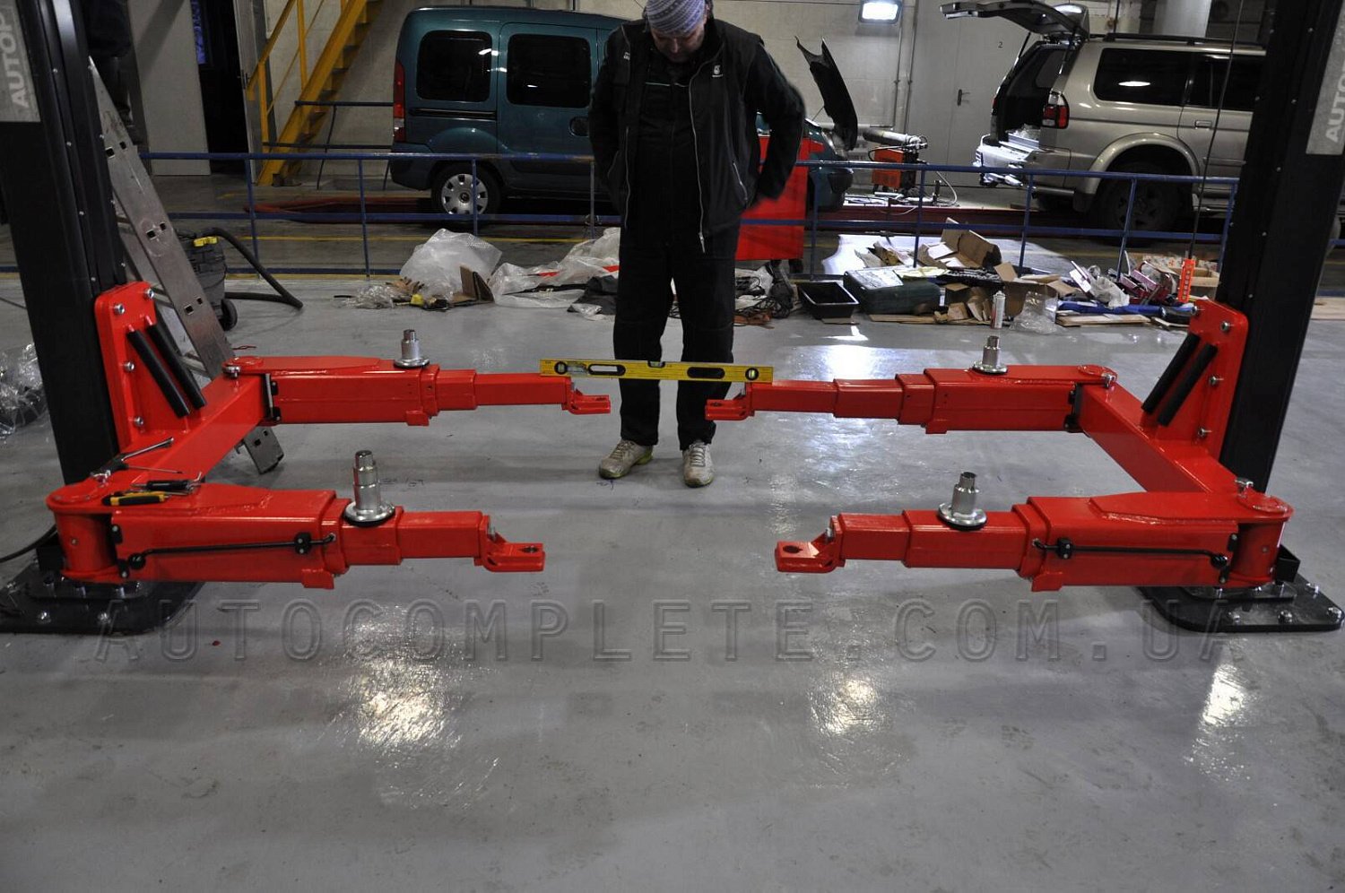 Montaż podnośnika dwukolumnowego